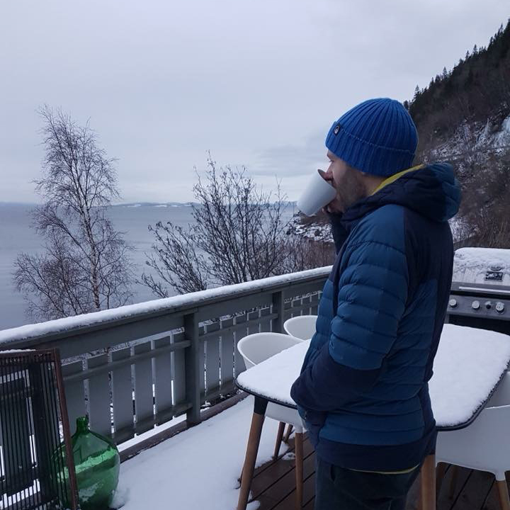 Navigation bar avatar